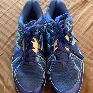 Women’s New Balance 997 crosstrainers